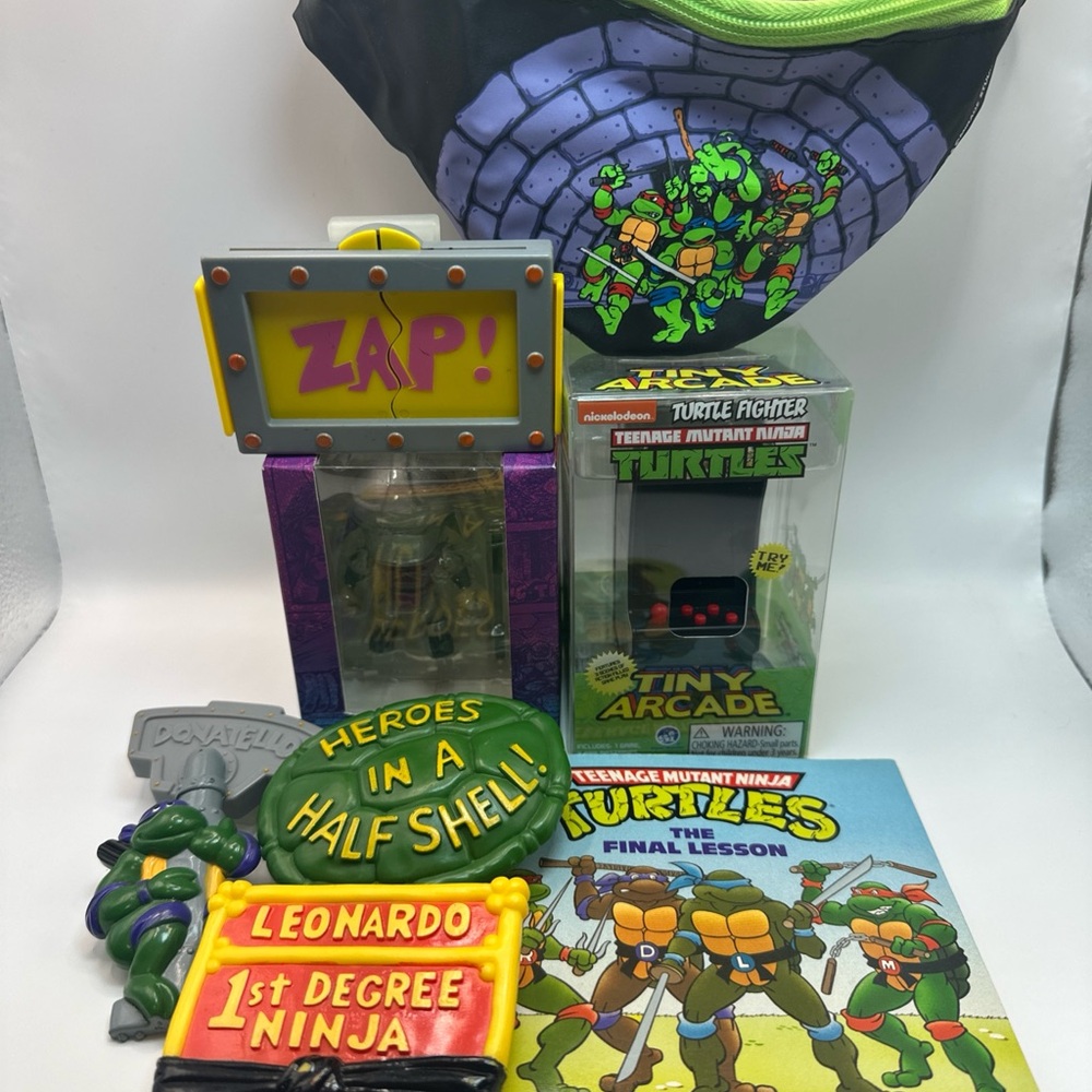 Teenage Mutant Ninja Turtles TMNT Lot Toys Arcade Book Fanny Pack Collectibles - Picture 2 of 15